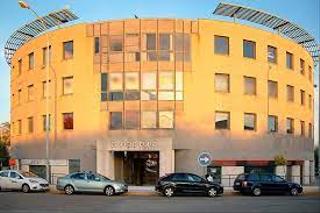 Bureau à Calle manufactura 2. Oficina en piza con 2 plazas de garaje