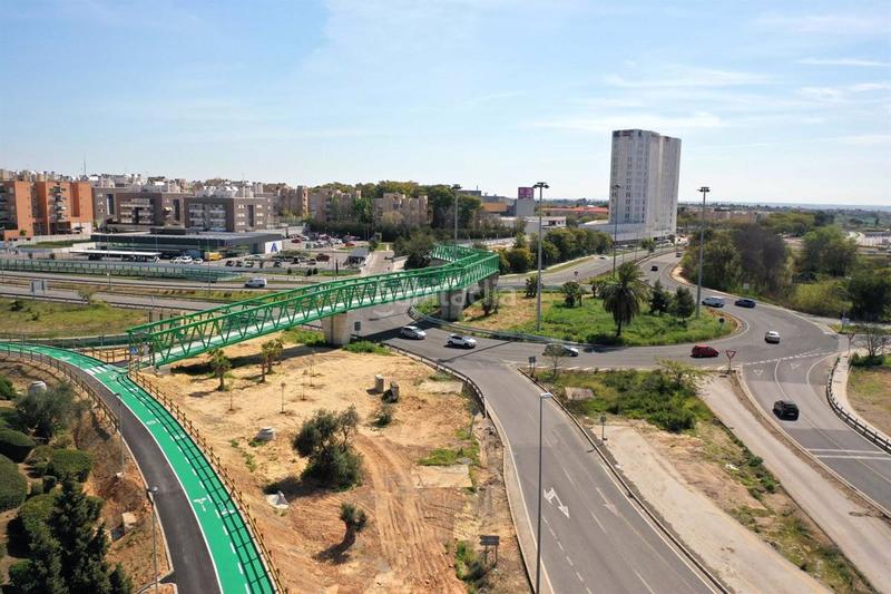 Foto f6e7e5cc-05d3-44e2-b80c-74450d9e4219. Location bureau dans calle horizonte 31 dans Pisa Mairena del Aljarafe