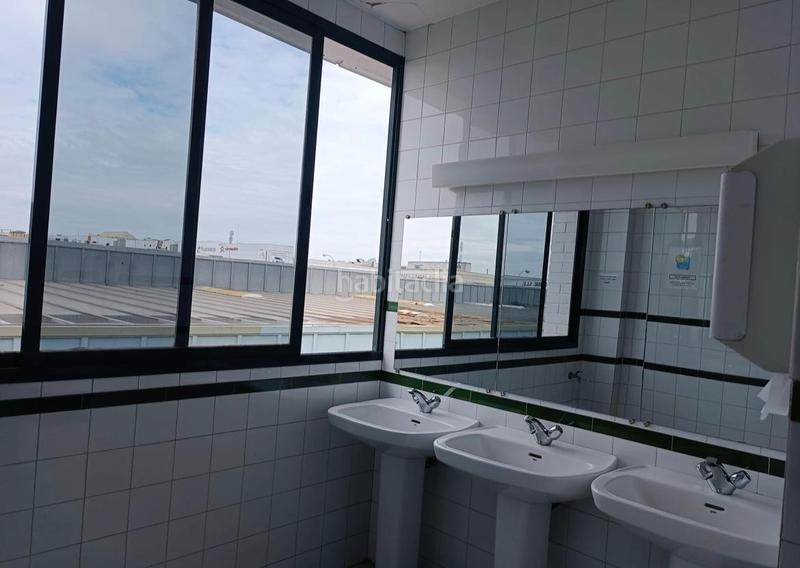 Foto f76ca364-dd5b-4644-b66d-679d7e53345e. Location bureau dans calle horizonte 31 dans Pisa Mairena del Aljarafe