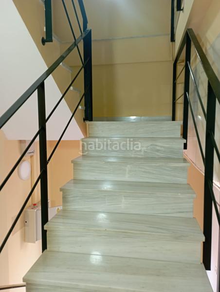 Foto cb7736ac-2566-4632-bcbf-acda2a65ab35. Local comercial a calle manufactura 66 a Pisa Mairena del Aljarafe