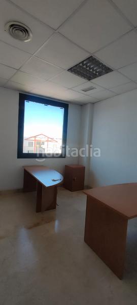 Foto 30a27637-a514-495e-9774-dbdabb26b974. Ufficio in calle manufactura 66 in Pisa Mairena del Aljarafe