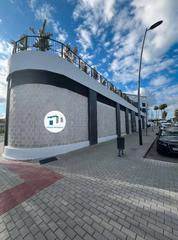 Lloguer Local Comercial a Las Almenas. Gran local comercial!