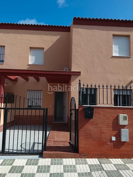 Foto 789f50ac-70f6-443d-b9ba-4ba3f2b3f574. Casa adosada **casa adosada en venta: un hogar ideal para disfrutar de la vida en familia** en Bormujos