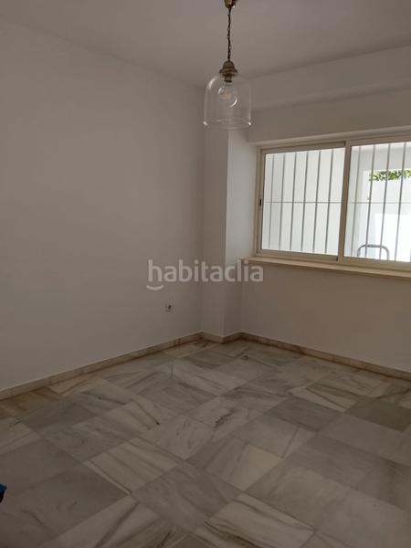 Foto d1b7f9a0-3059-4203-b19b-fddbf17ac9f7. Casa adosada **casa adosada en venta: un hogar ideal para disfrutar de la vida en familia** en Bormujos