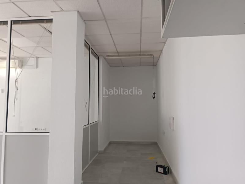 Foto 4d22bf85-c43d-467c-9932-e9b719daa312. Bureau dans calle nobel 3 dans Pisa Mairena del Aljarafe