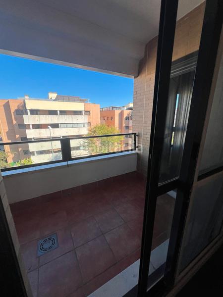 Foto b2bdbce1-2961-4983-bfc6-1c2a4bc5defb. Àtic a avenida de la sabiduría 7 a Nuevo Bulevar Mairena del Aljarafe