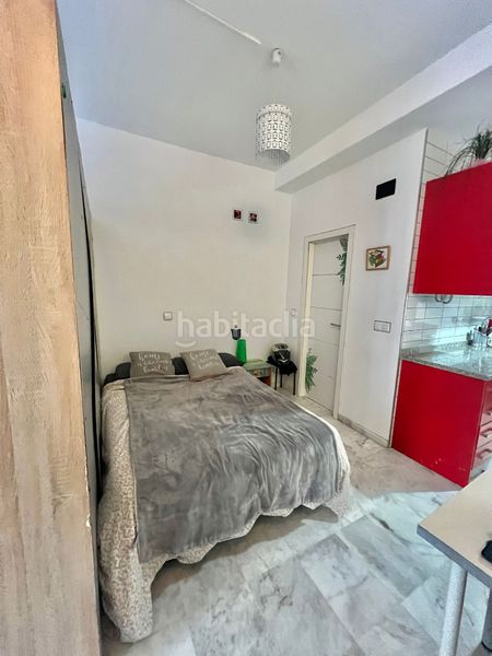 Foto 5c7a53d9-9990-4aca-95b3-02541153f112. Estudi amb piscina a Gelves