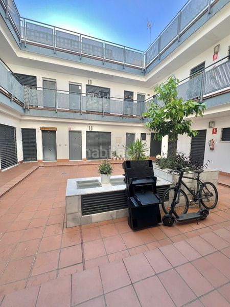 Foto 7df8af8e-4f73-49aa-9370-7dff099f8f38. Estudi amb piscina a Gelves