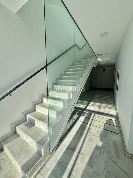 Foto b94d7b87-1af5-4c72-860c-ebcdd99b99b9. Estudi amb piscina a Gelves