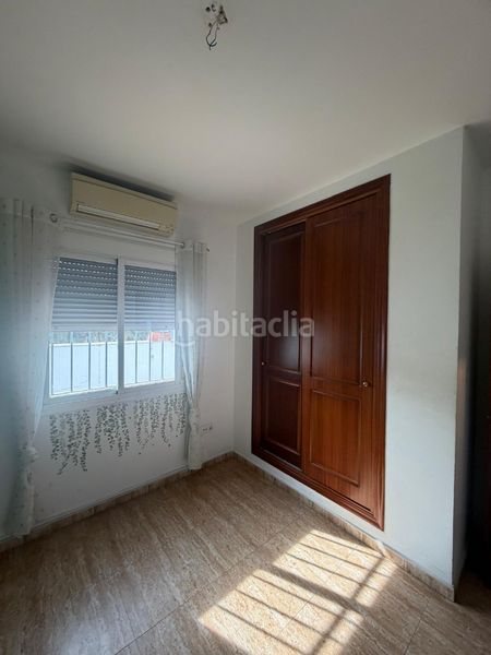Foto bb7ff0e4-94c2-43bc-b36c-7b8ce9dbf20e. Àtic amb aparcament a Gelves