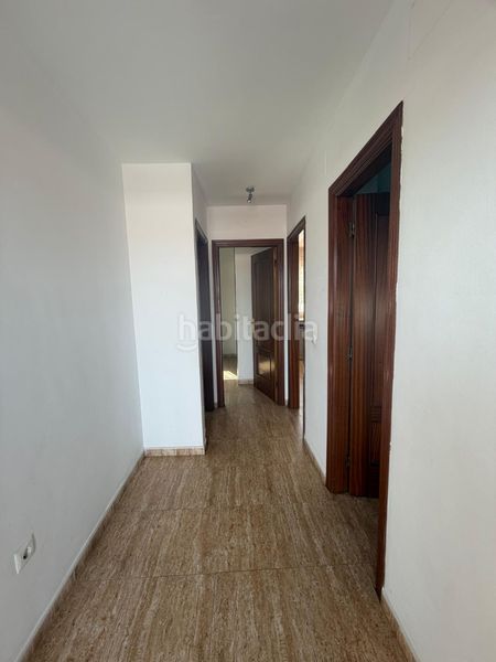 Foto f1ec2878-e376-4871-a513-311569e6fbd7. Àtic amb aparcament a Gelves