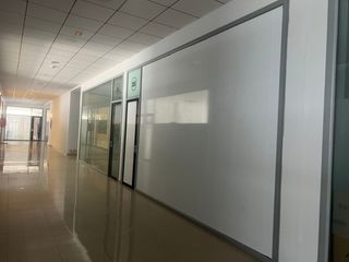 Geschäftsraum in Avenida espartinas 22. Local en parque industrial pibo