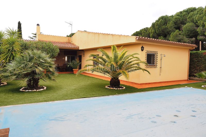 Foto 06e0afd0-7fc2-49f1-89ed-60fc2b08946f. Chalet avec chauffage parking piscine dans Canet de Mar