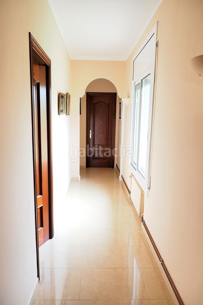 Foto 5200abc9-9a94-46b1-b173-d13b3a59c11f. Chalet avec chauffage parking piscine dans Canet de Mar
