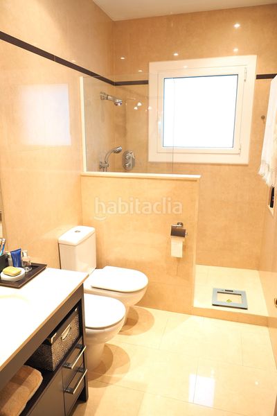 Foto 65c23185-c5fe-4737-9915-ba01091f5940. Chalet avec chauffage parking piscine dans Canet de Mar