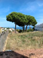 Terrain rsidentiel dans Canet de Mar. Parcella amb vistes al mar a canet de mar  urbanitzaci el gra