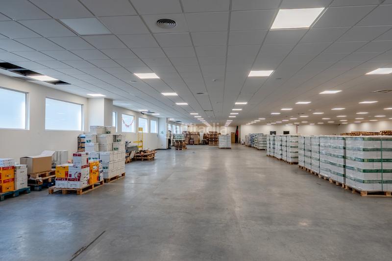 Foto 10b4976b-b2ef-4f72-b575-5fea1bd0bf64. Lloguer nau industrial amb calefacció a Las Dehesillas-Vereda de los Estudiantes Leganés