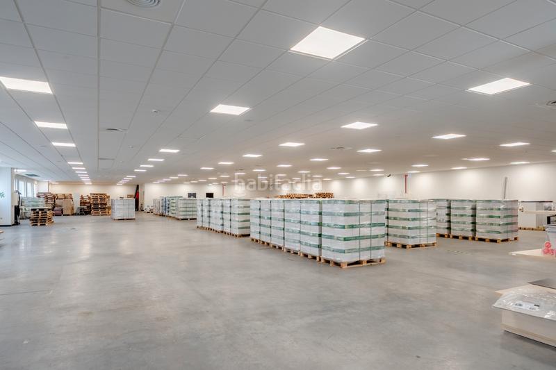 Foto f1c64d3d-5b7a-41cb-98f2-3fb83acf0cb0. Rent industrial building with heating in Las Dehesillas-Vereda de los Estudiantes Leganés