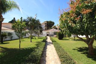 Chalet à Puerto Marina. Espectacular villa al lado de puerto marina