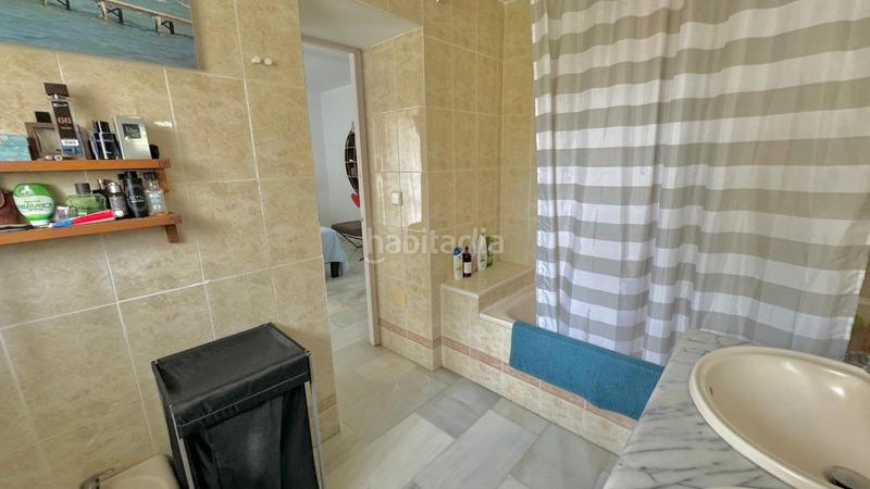 Foto f2ccefc2-def2-43c6-a539-4f15e0a470e4. Chalet  pareado en playamar en Playamar - Benyamina Torremolinos