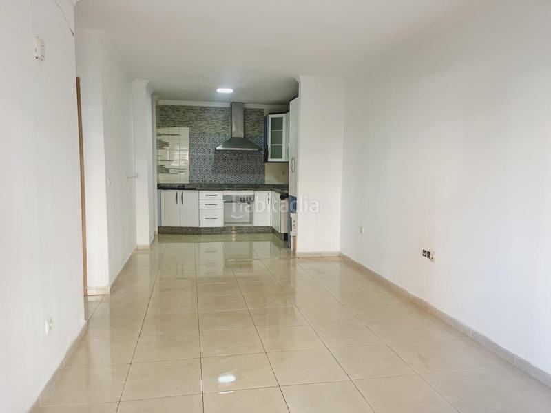 Foto a349207f-8e92-4dcb-b3b9-504d0dbb39a3. Apartamento piso en venta en edificio piscis ideal para vivir o invertir en Benalmádena