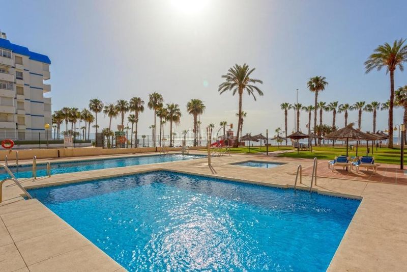 Foto adb637f4-ab3b-4aa5-8658-236b9e5a7d53. Dúplex amb aparcament piscina a Cortijo Torrequebrada Benalmádena