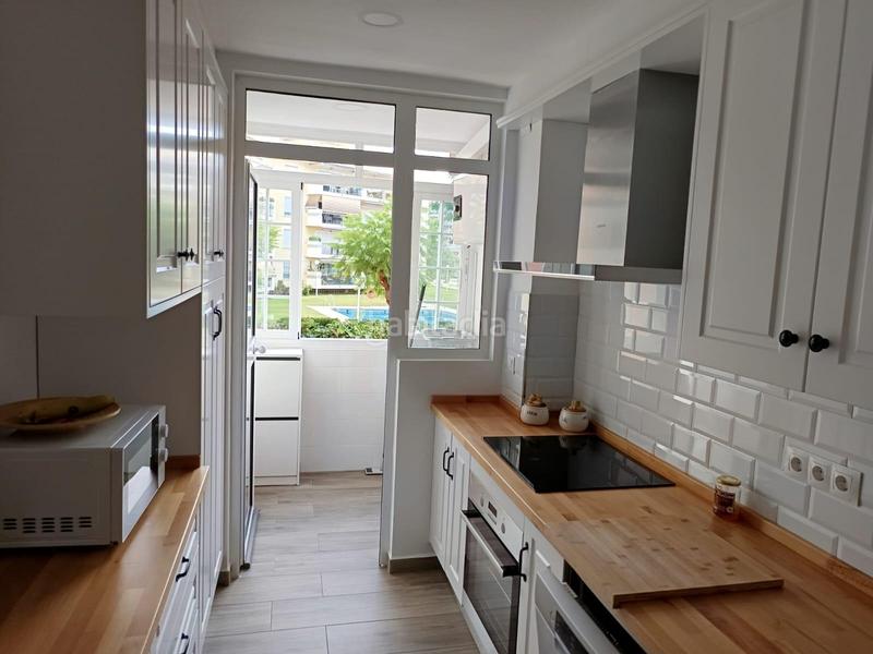 Foto 9753ed78-0f9c-405b-bdc1-8a53e5c3d792. Apartamento venta avenida palma de mallorca en El Bajondillo Torremolinos