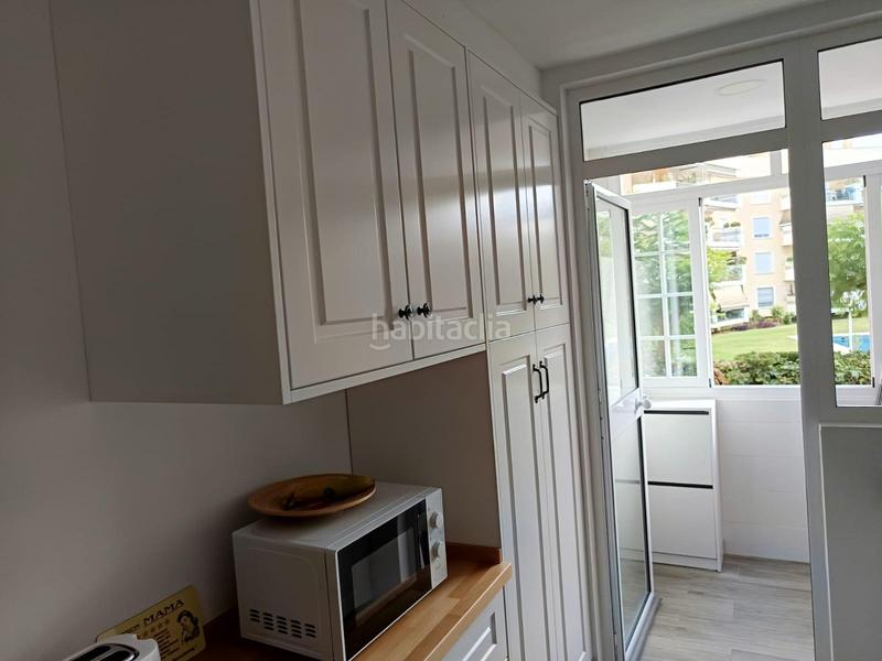 Foto d44f9465-a73f-4f03-832b-02b3c273fc7a. Apartamento venta avenida palma de mallorca en El Bajondillo Torremolinos