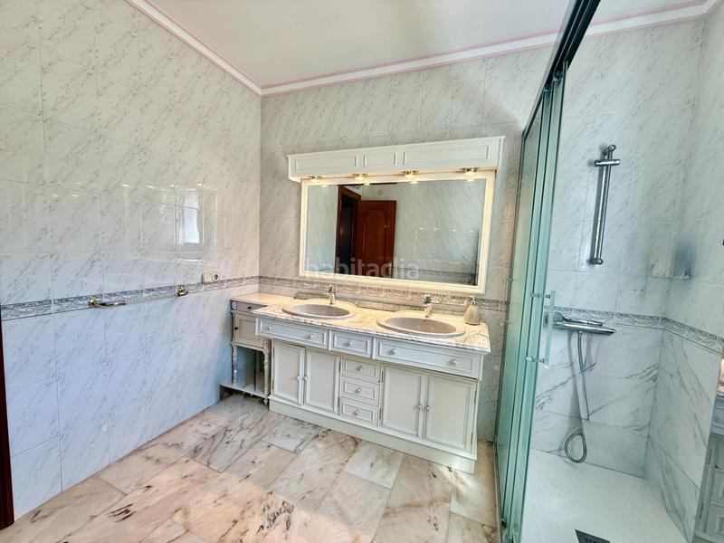 Foto 0e749bdf-a73a-4fec-9a80-8a77ba03b3af. Chalet mit parking pool in Arroyo de la Miel Benalmádena