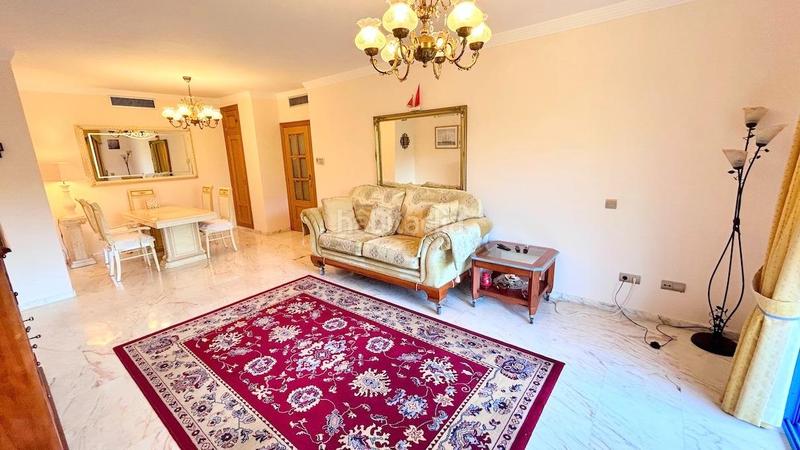 Foto 5686cba7-259f-45fa-a54c-d56316f0094c. Rez-de-chaussée avec parking piscine dans Zona Centro Comercial Torrequebrada Benalmádena