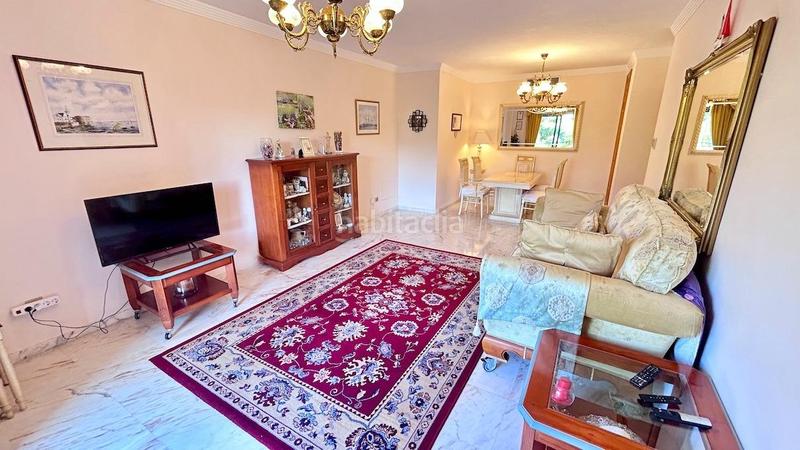 Foto b868d66e-5c2b-40d6-9d34-f1cc58ecc462. Rez-de-chaussée avec parking piscine dans Zona Centro Comercial Torrequebrada Benalmádena