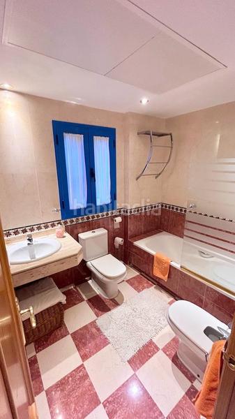 Foto c352a90d-5799-4f60-a0da-5e846a2f30ce. Rez-de-chaussée avec parking piscine dans Zona Centro Comercial Torrequebrada Benalmádena