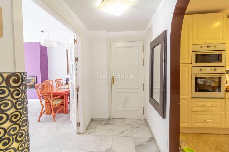 Foto 7558bee4-ebc6-4172-b551-181d9cd418fb. Pis amb aparcament piscina a Zona Centro Comercial Torrequebrada Benalmádena