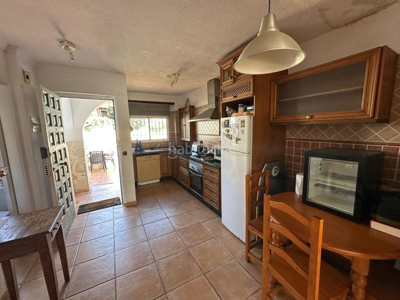 Foto 3695c535-f7d9-4057-850a-27a7e504d062. Casa aparellada amb piscina a El Faro de Calaburra - Chaparral Mijas