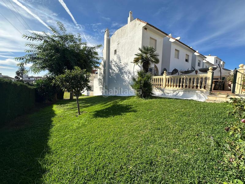 Foto b78d6c67-115e-444f-ae41-205397ca9533. Casa aparellada amb piscina a El Faro de Calaburra - Chaparral Mijas