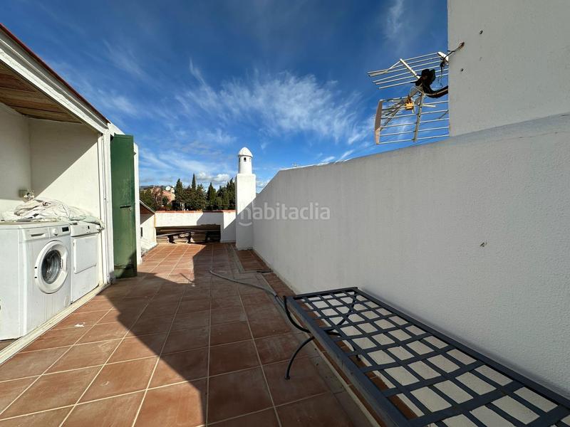 Foto bff9f327-1f3e-4305-97d5-f5c4f18c9ed1. Casa aparellada amb piscina a El Faro de Calaburra - Chaparral Mijas