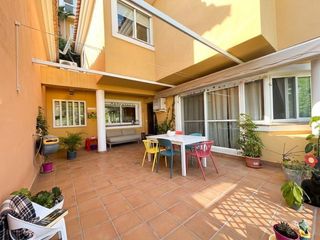 Casa bifamiliare  Calle calle guadalquivir. Precioso chalet pareado en carvajal