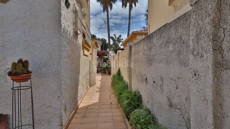 Foto a772fd01-ebfd-436b-81c2-1518632dd125. Casa aparellada amb aparcament piscina a Guadalmar Málaga