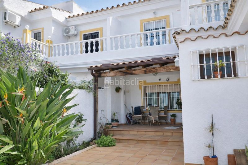 Foto c8b8444e-709e-4d98-bdf5-aa9de294496b. Casa aparellada amb aparcament piscina a Guadalmar Málaga