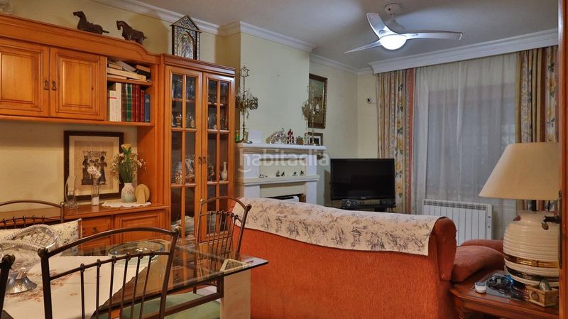 Foto cc7589cc-cd75-42dd-87ba-19be2afc2549. Casa aparellada amb aparcament piscina a Guadalmar Málaga