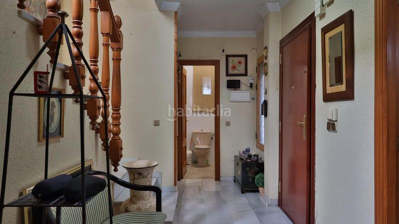 Foto f56b0b0c-8693-4e47-9587-9d5a1c62512c. Casa aparellada amb aparcament piscina a Guadalmar Málaga