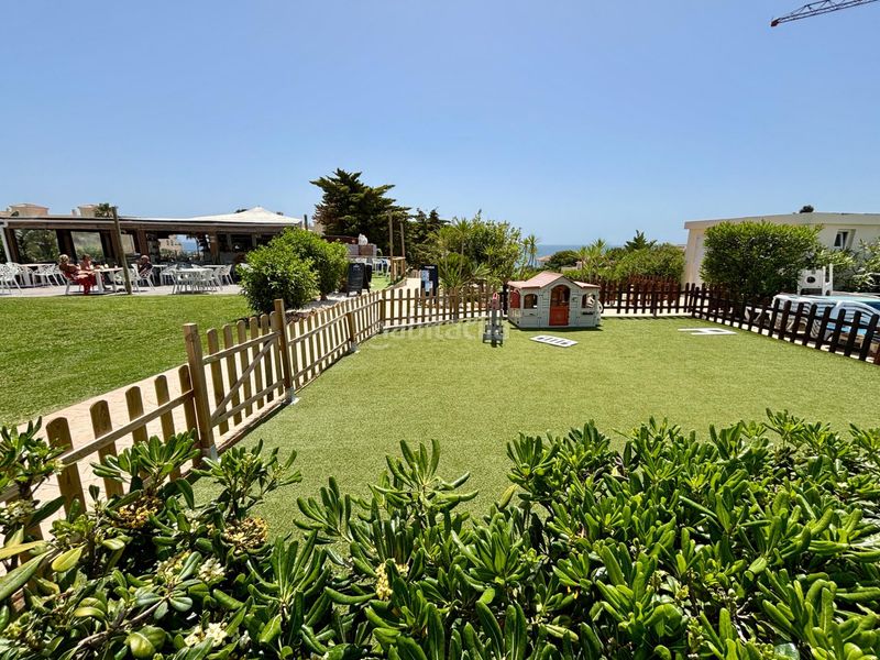 Foto f64894f6-b3da-4516-84bf-38ab89d665d5. Apartament amb calefacció aparcament piscina a El Faro de Calaburra - Chaparral Mijas