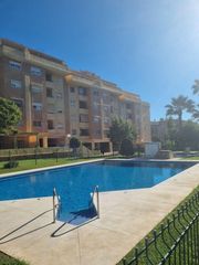 Apartament  Calle calle conrado del campo. Amplio piso de 3 dormitorios en venta en el pinillo