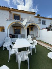 Casa adossada en Montealto - Monterrey. Adosado en montealto  terraza, piscina y gran potencial de refor