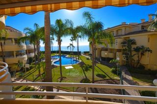 Apartament  Calle calle torrequebrada. Precioso apartamento en primera línea de playa