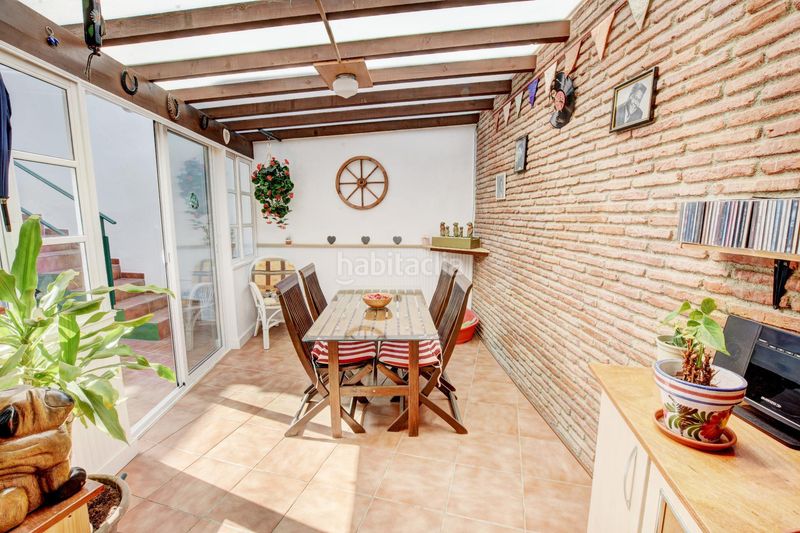Foto c6097a1d-ac7e-4ad9-8e89-4c42a14ed89a. Casa adosada casa en el centro de Arroyo de la Miel en Benalmádena