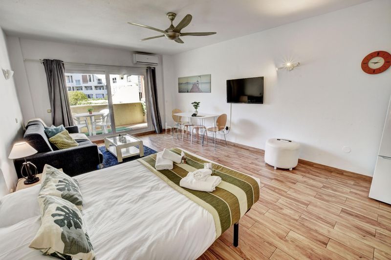Foto d3b4e592-815d-43d0-98a0-989e228abf4a. Estudio en parque del estudio suite en benal beach con terraza y sol de tarde en Benalmádena