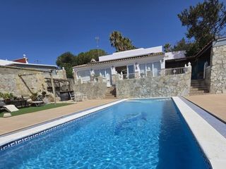 Haus in Los Franceses - La Vega. Villa 5 habitaciones venta chiclana de la frontera