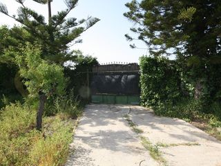 House in Chipiona Norte. Finca rústica con frutales y apartamento