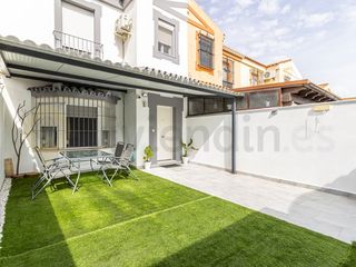 Casa a El Rocío - La Milagrosa. Vivienda familiar con 3 dormitorios y patio